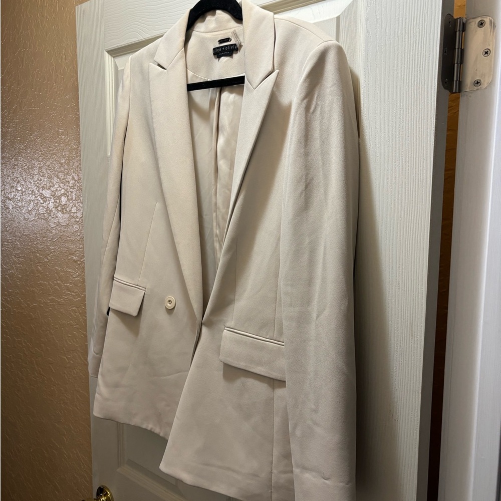 NEW Alice + Olivia Justin Long Blazer in Taupe- Size 6